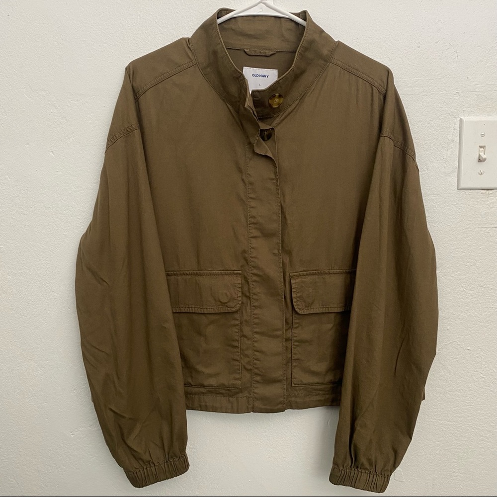 🧥Old Navy button down Olive green jacket. Size Large
